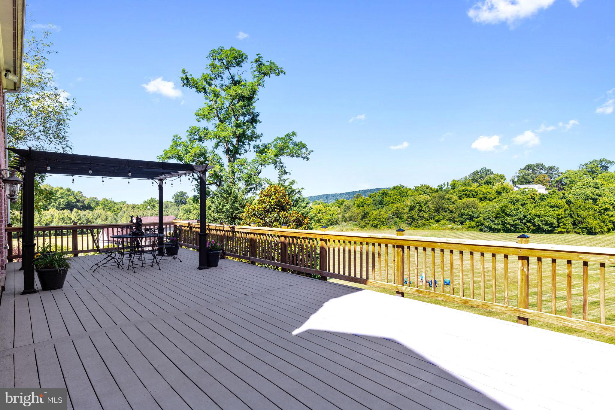 QUAKER HILL - Residential