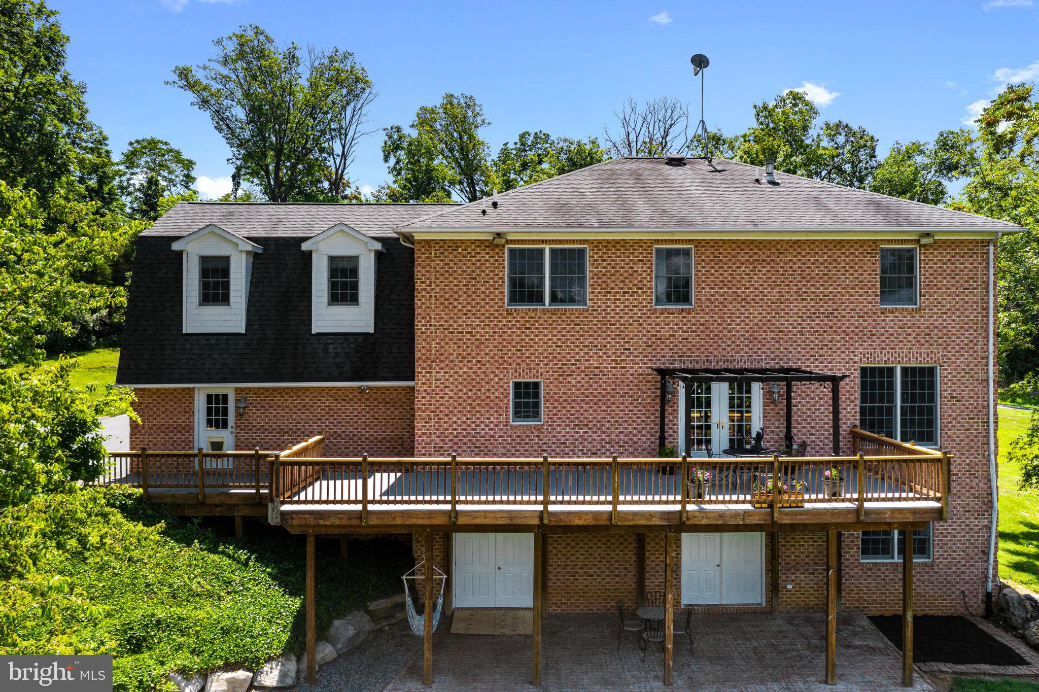 QUAKER HILL - Residential