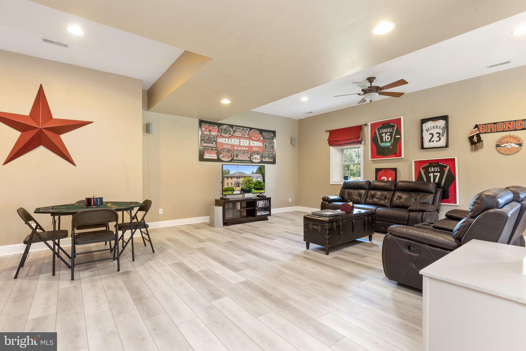 QUAKER HILL - Residential