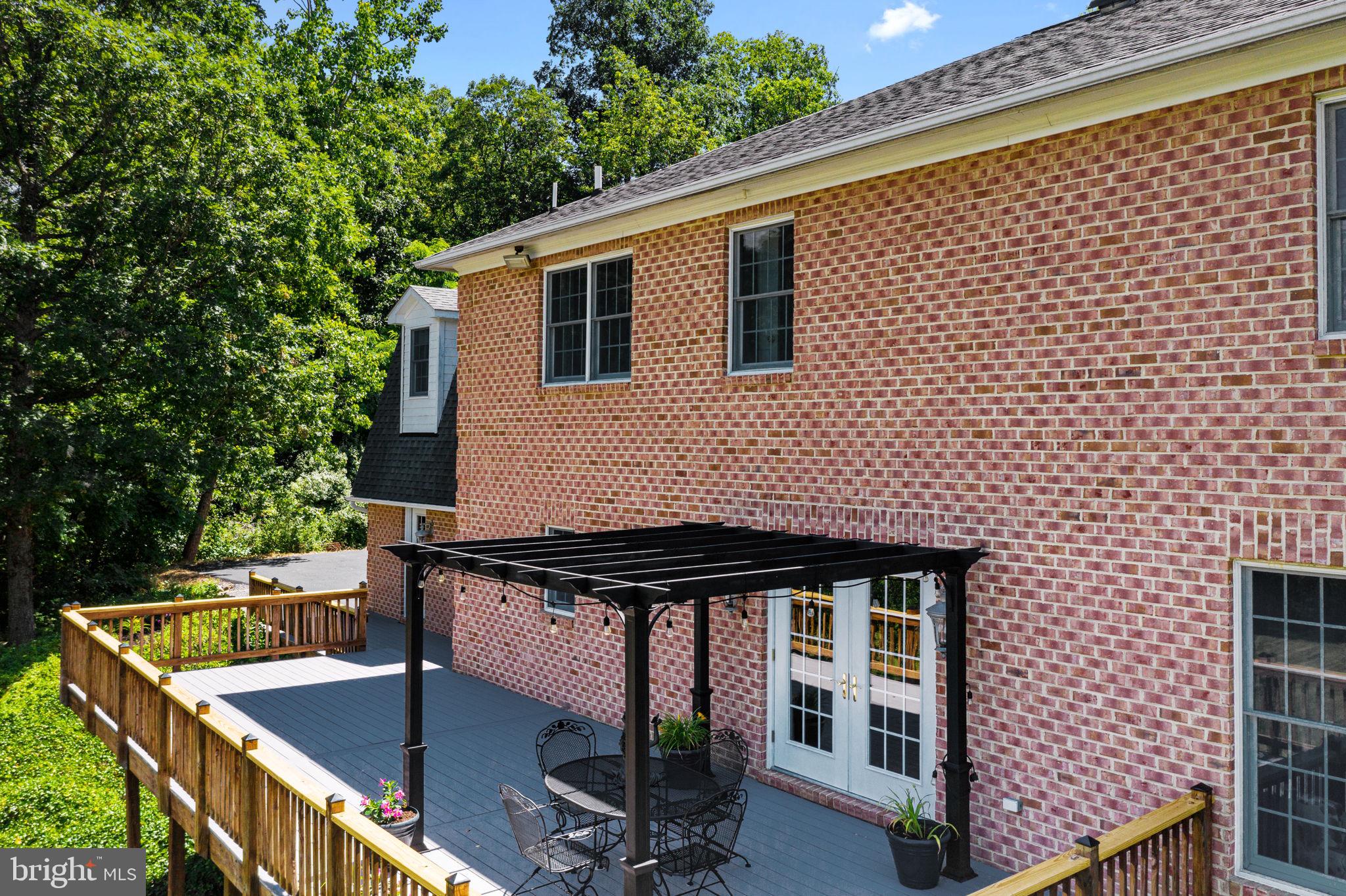 QUAKER HILL - Residential