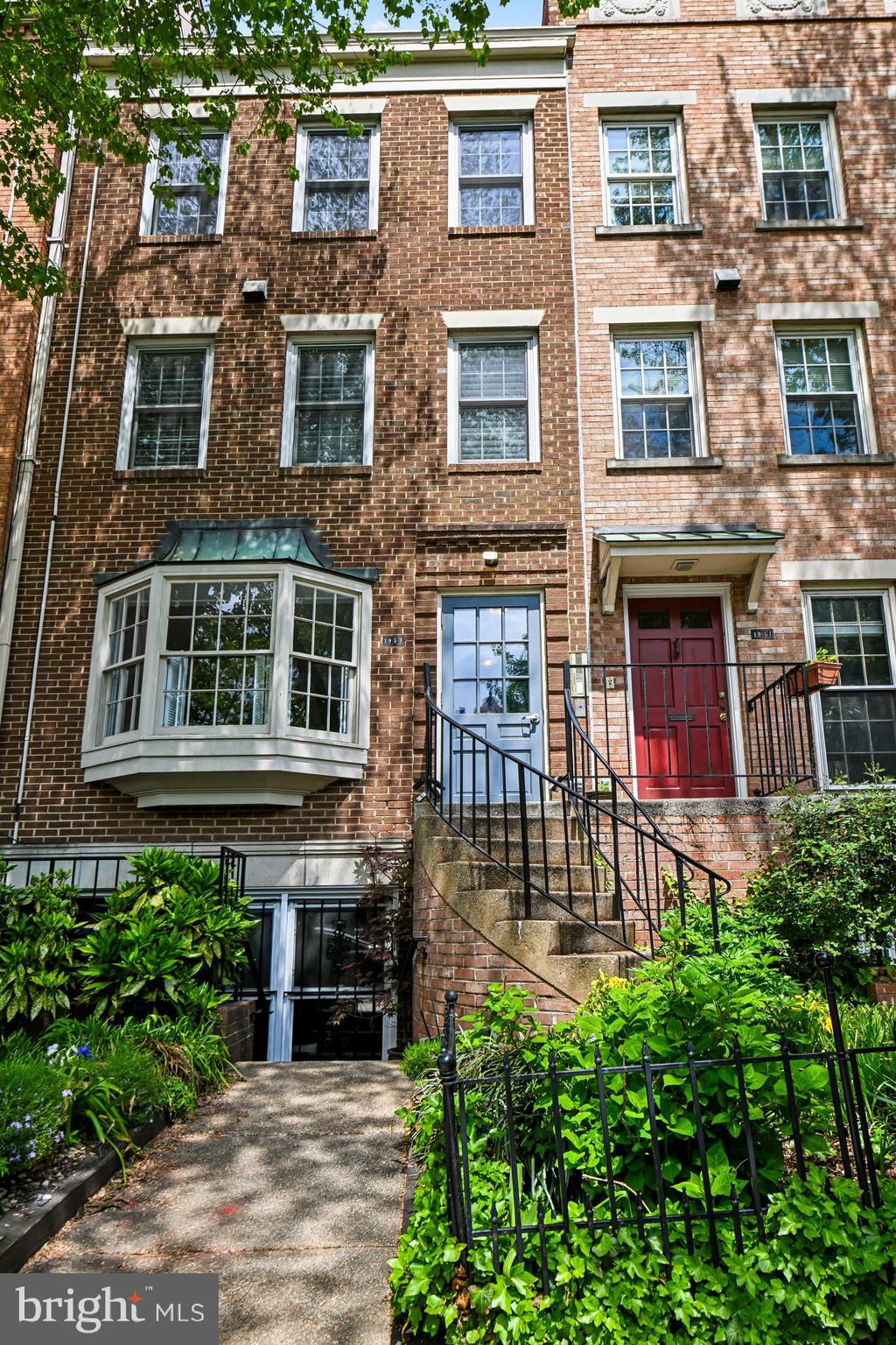 1953 CALVERT STREET NW D