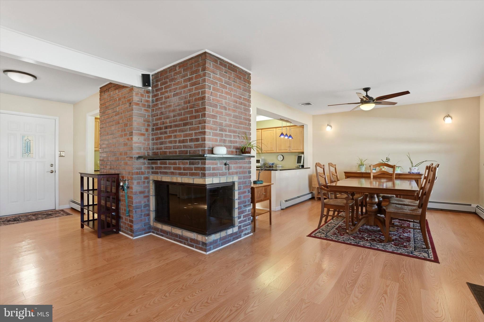 SNOWBALL GATE - Residential