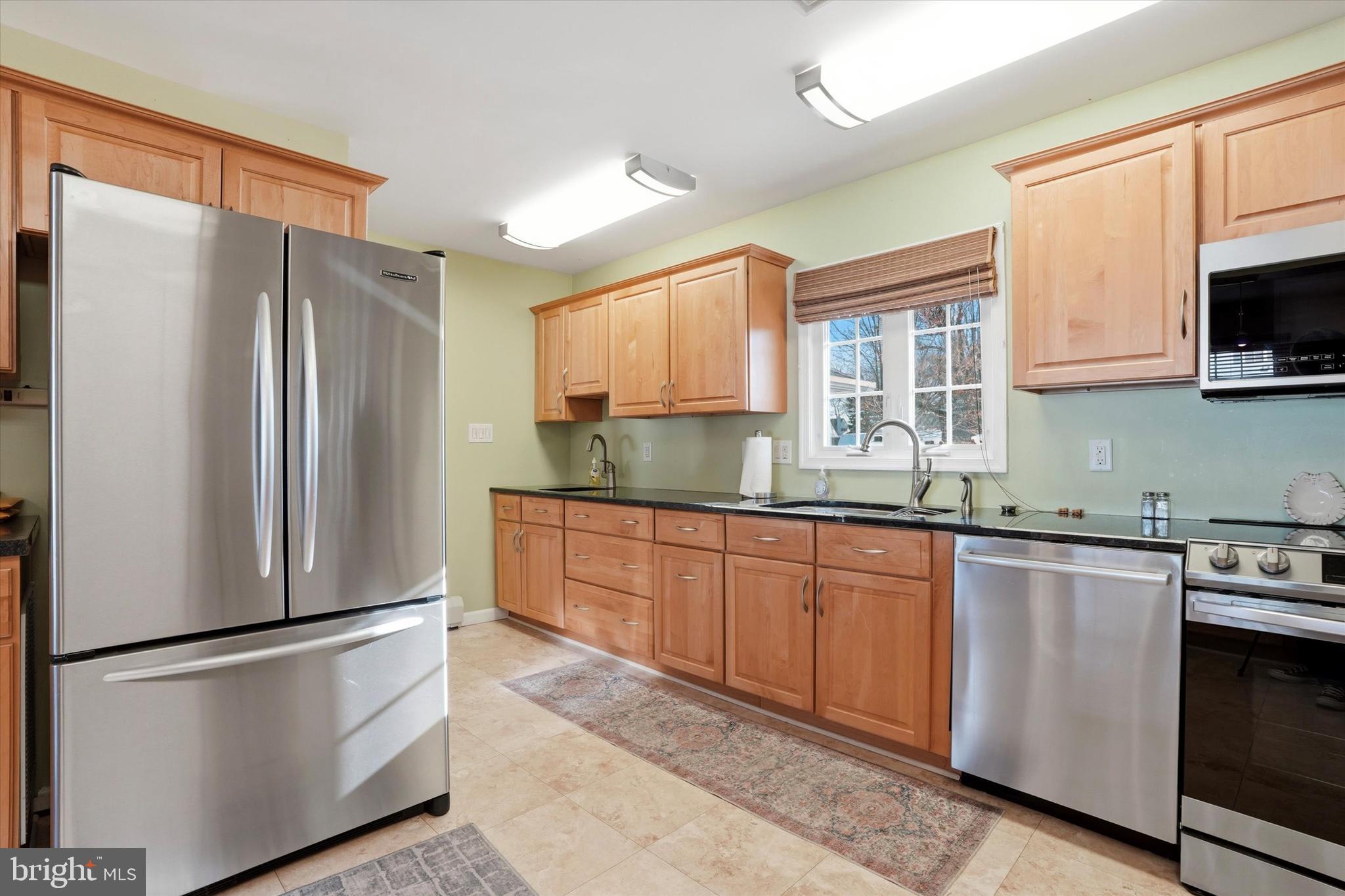 SNOWBALL GATE - Residential