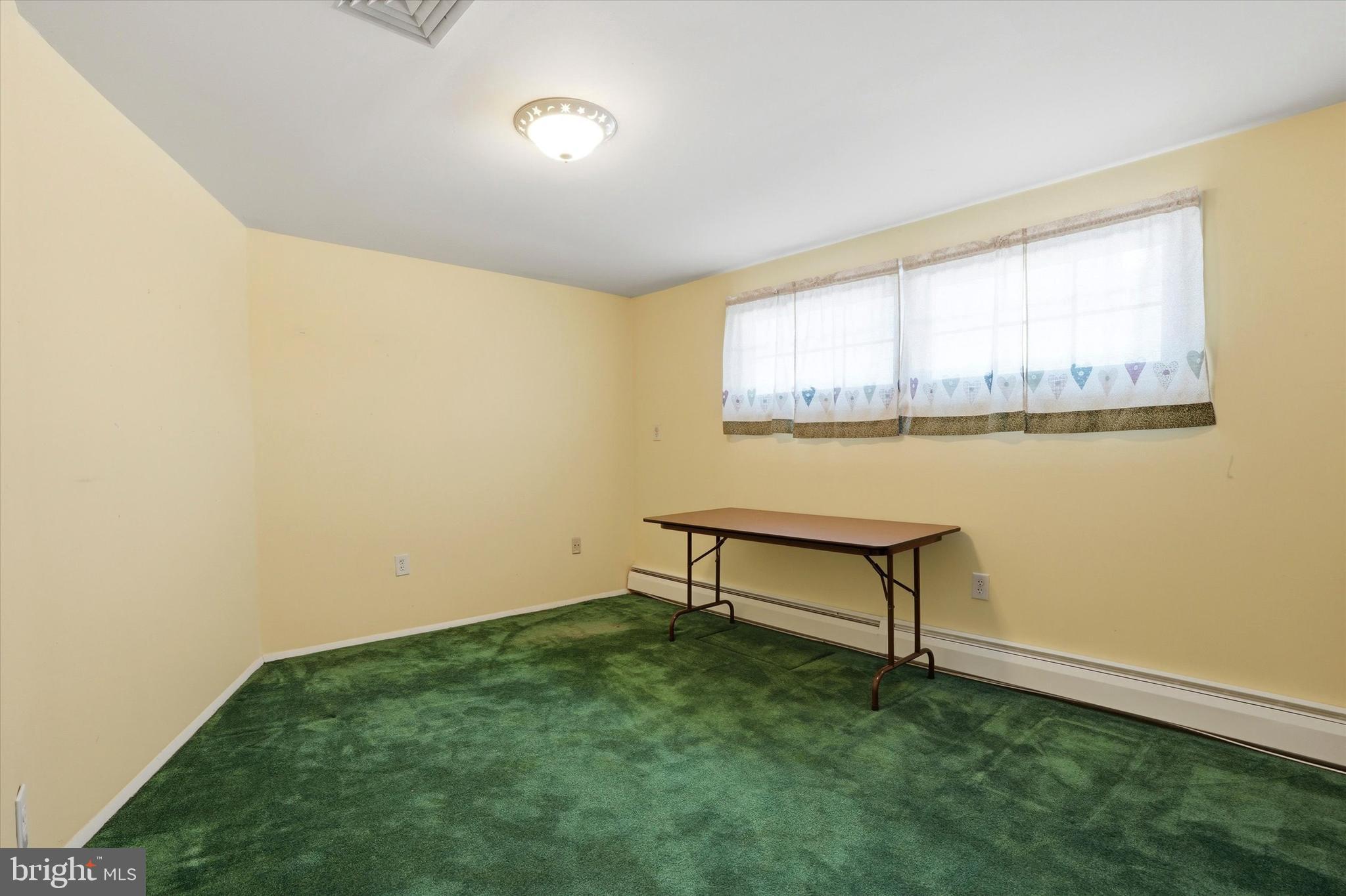 SNOWBALL GATE - Residential