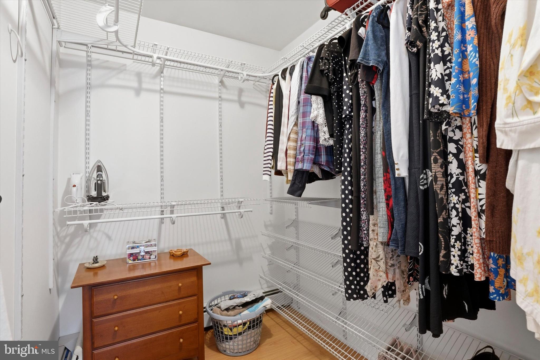 SNOWBALL GATE - Residential