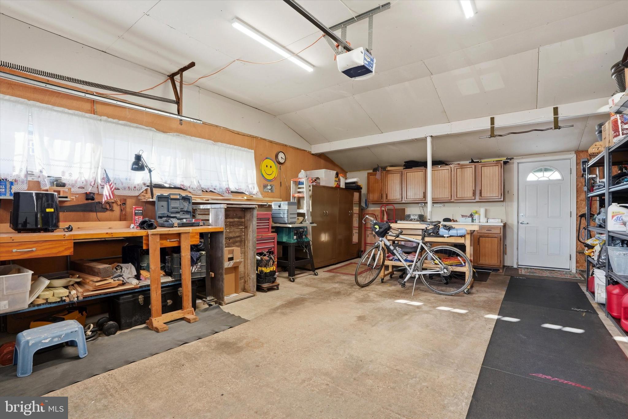 SNOWBALL GATE - Residential