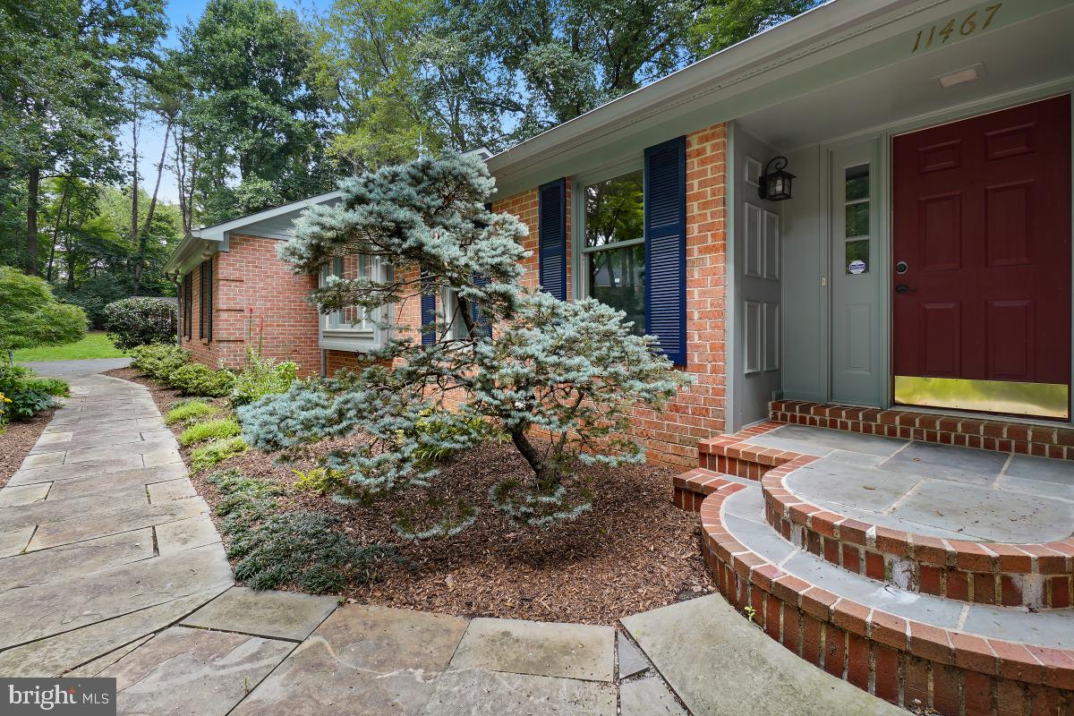 WAPLES MILL ESTATES - Residential