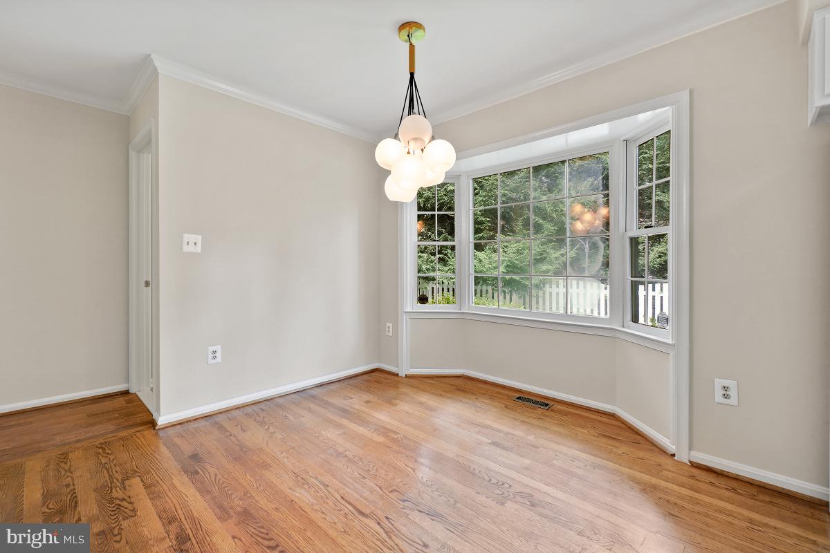 WAPLES MILL ESTATES - Residential