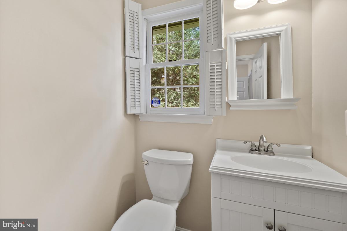 WAPLES MILL ESTATES - Residential