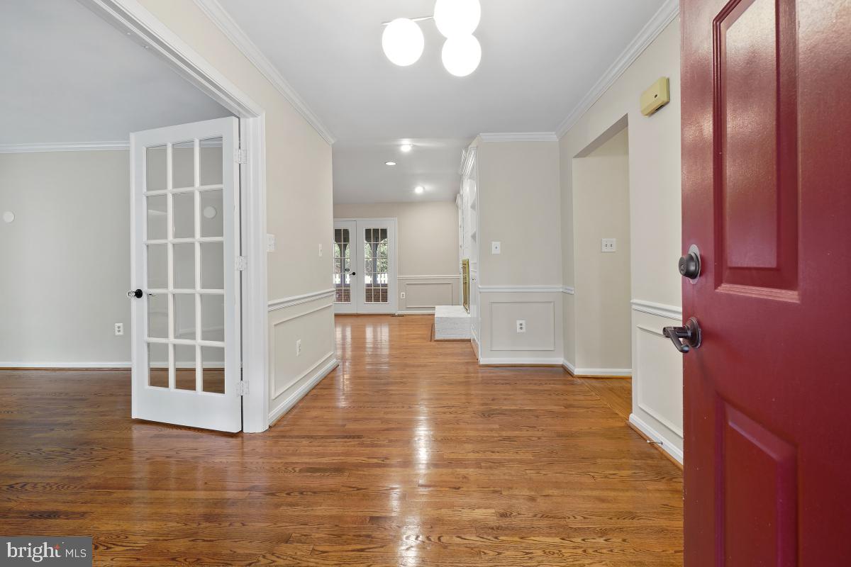 WAPLES MILL ESTATES - Residential