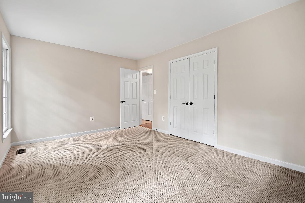 WAPLES MILL ESTATES - Residential