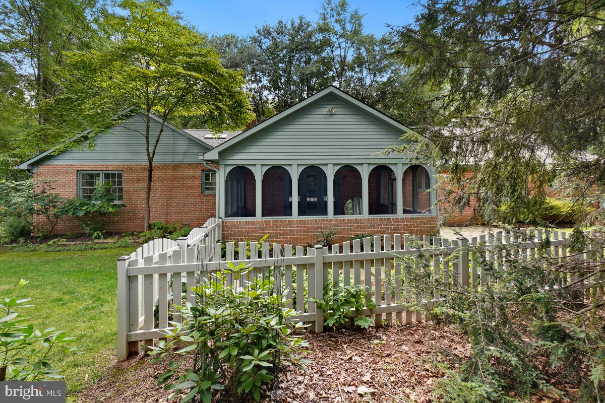 WAPLES MILL ESTATES - Residential