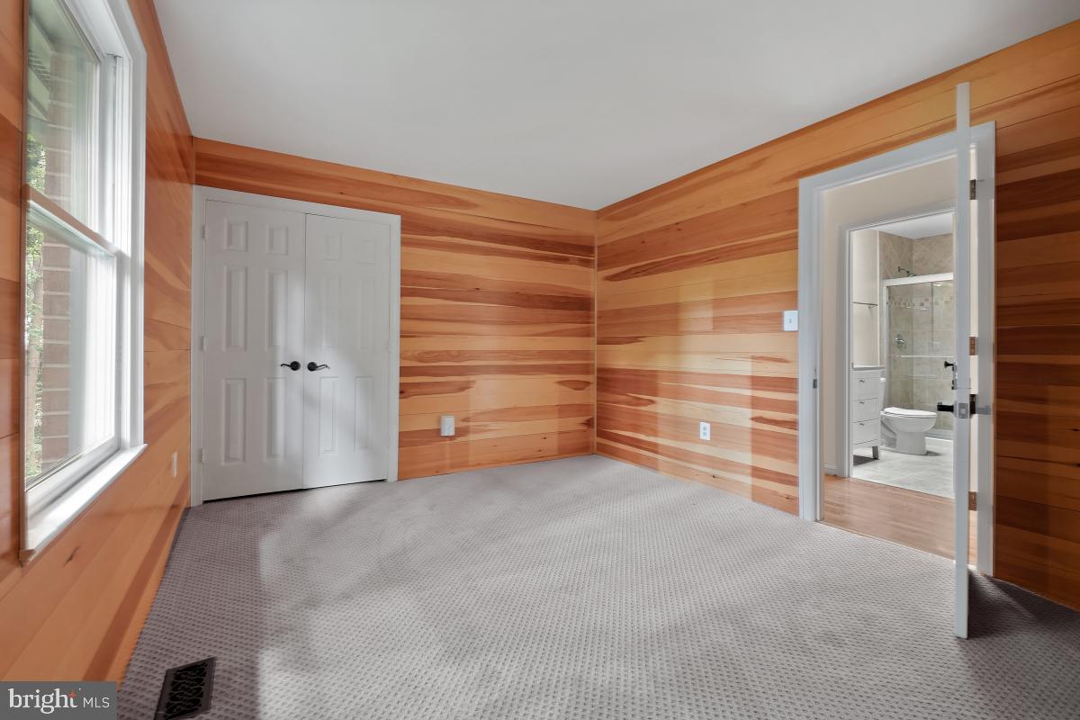 WAPLES MILL ESTATES - Residential