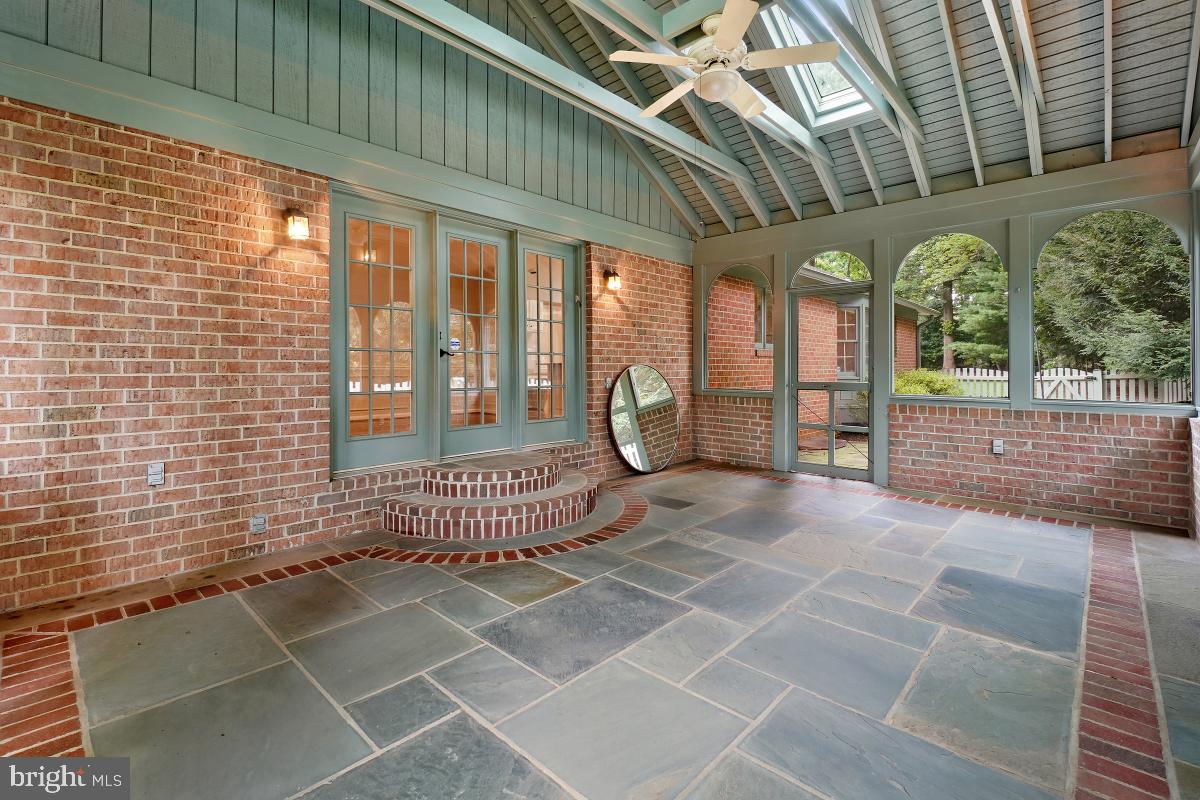 WAPLES MILL ESTATES - Residential