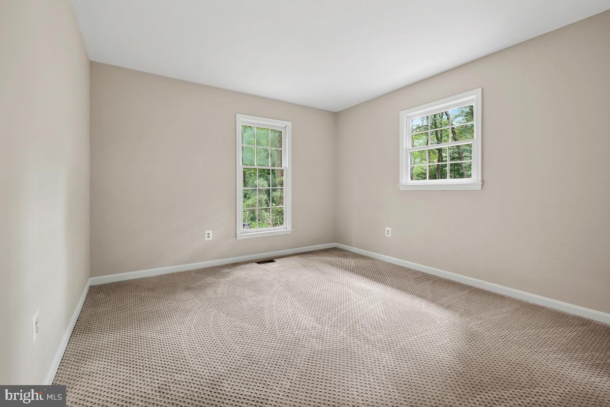 WAPLES MILL ESTATES - Residential