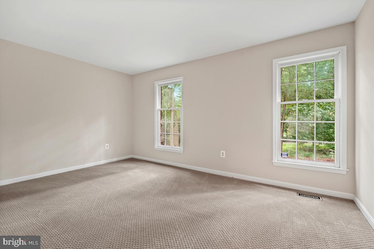 WAPLES MILL ESTATES - Residential