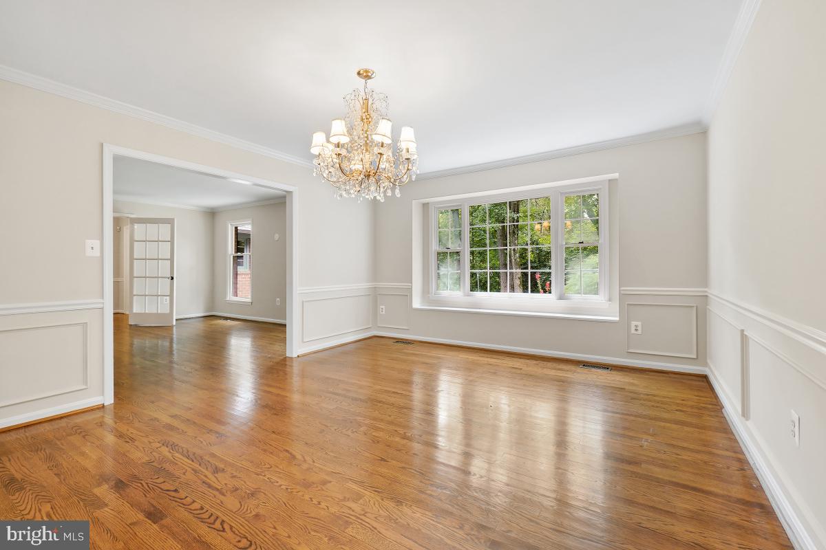 WAPLES MILL ESTATES - Residential