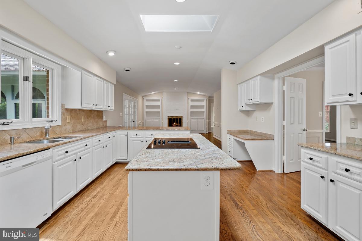 WAPLES MILL ESTATES - Residential