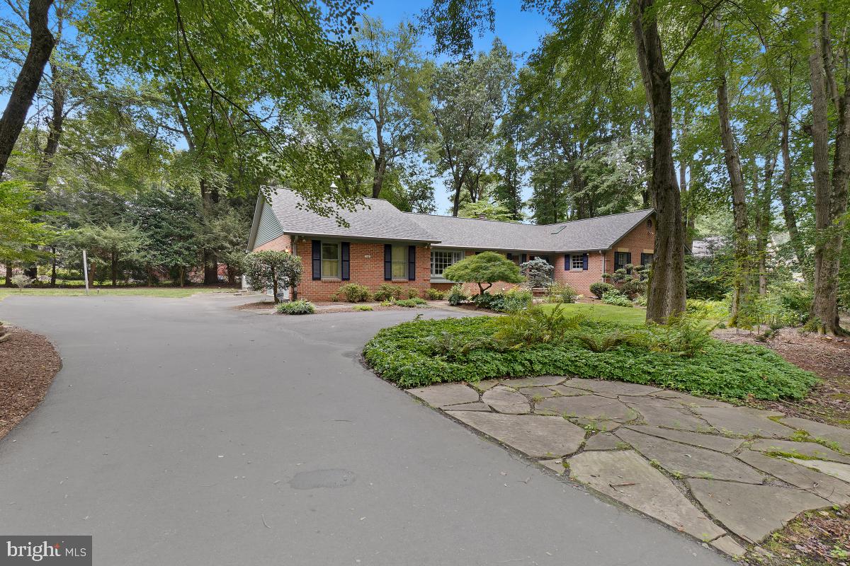 WAPLES MILL ESTATES - Residential