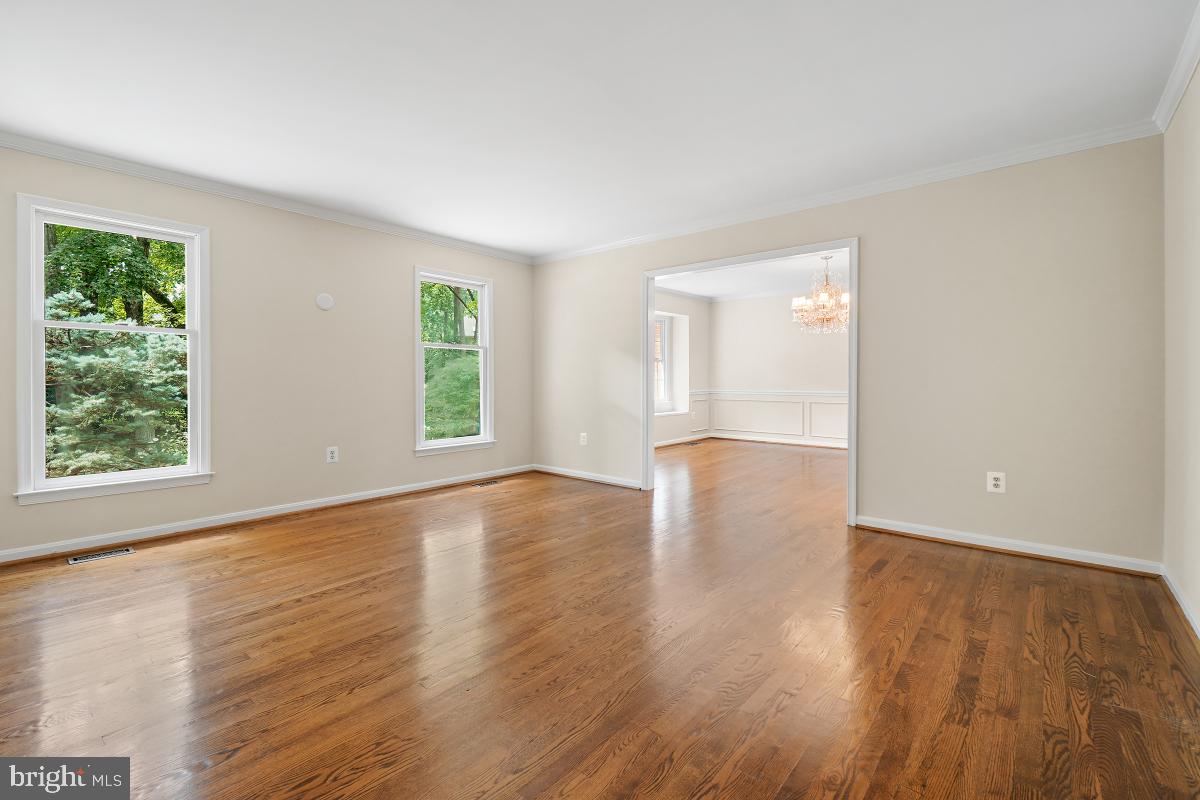 WAPLES MILL ESTATES - Residential