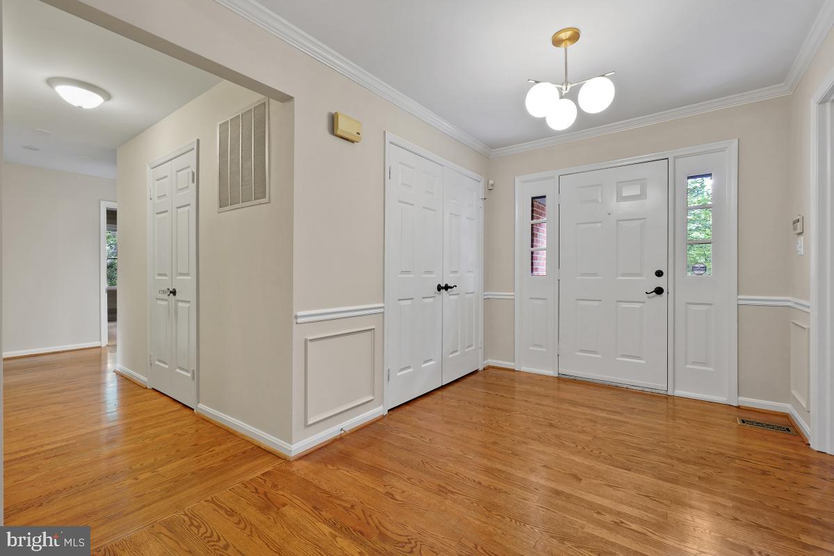 WAPLES MILL ESTATES - Residential