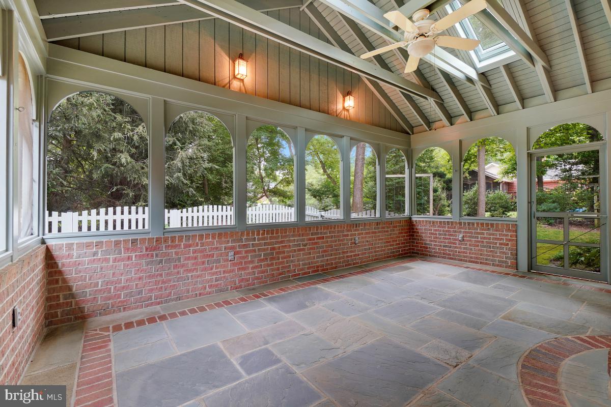 WAPLES MILL ESTATES - Residential