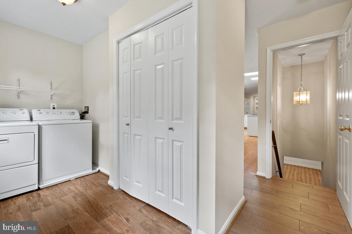 WAPLES MILL ESTATES - Residential