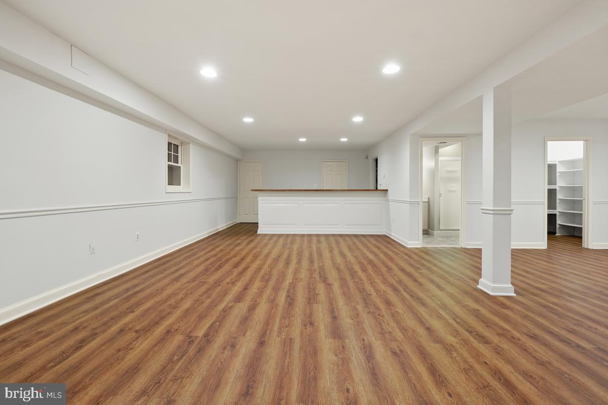 WAPLES MILL ESTATES - Residential