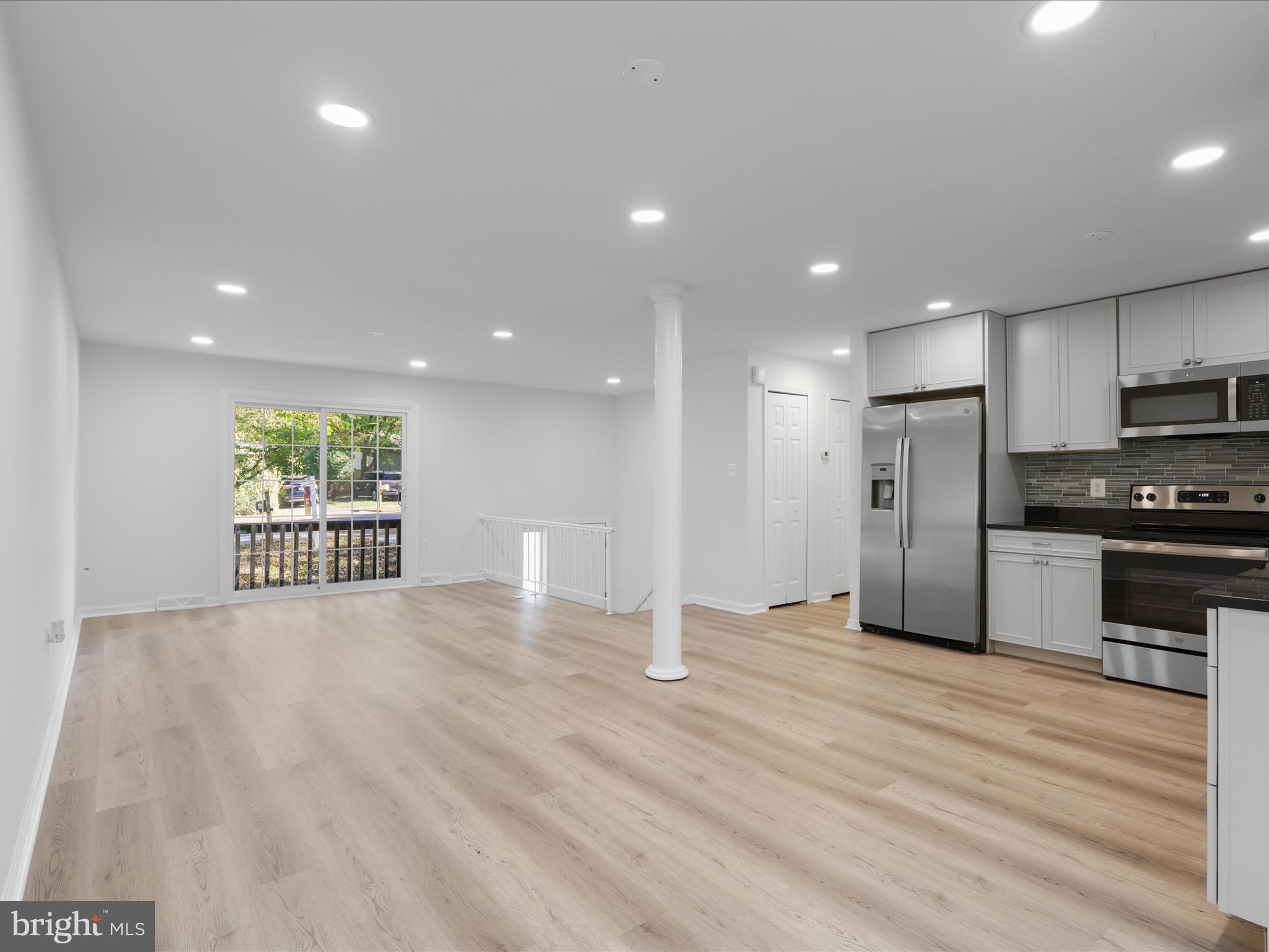 RESTON - Residential