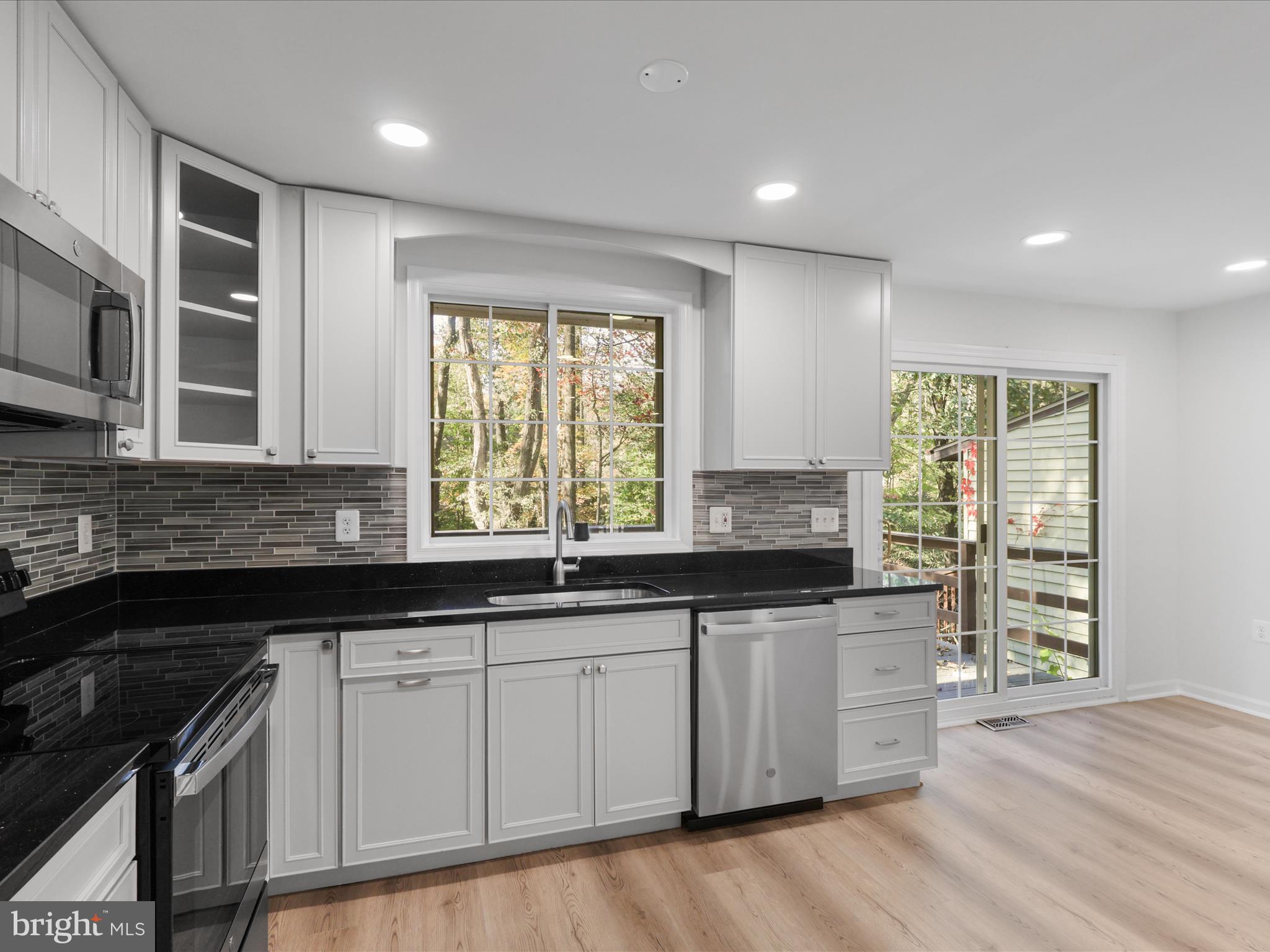 RESTON - Residential