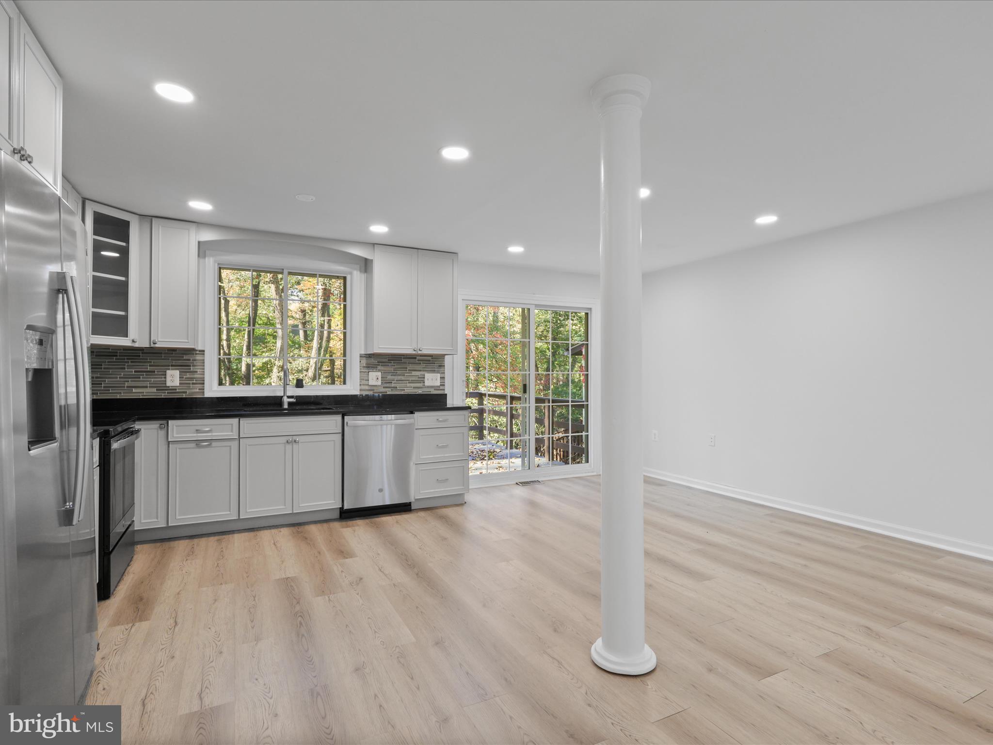 RESTON - Residential