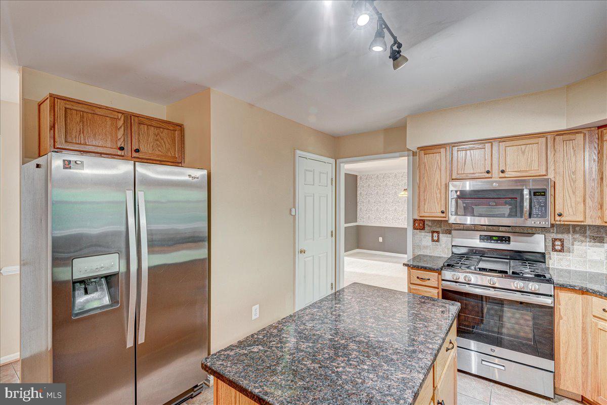 LEE'S CROSSING - Residential