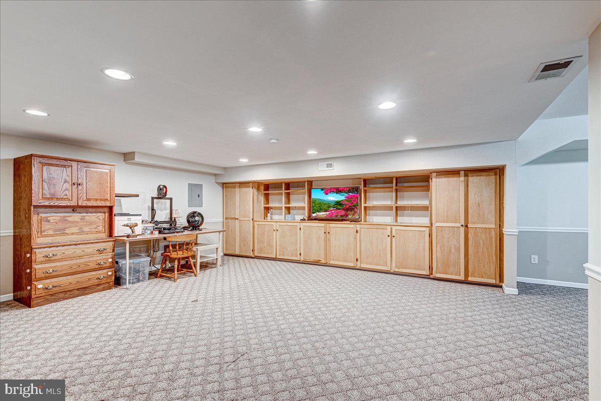 LEE'S CROSSING - Residential