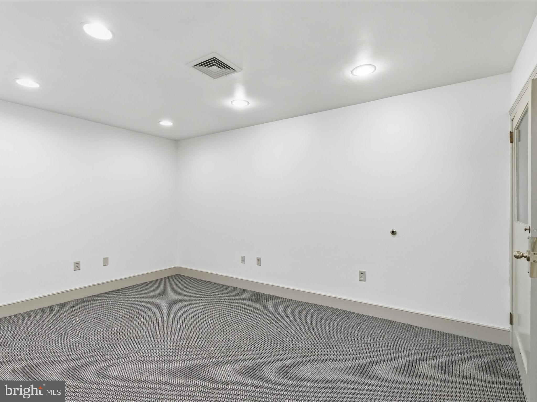 CENTRAL BUSINESS DISTRICT - Commercial Sale