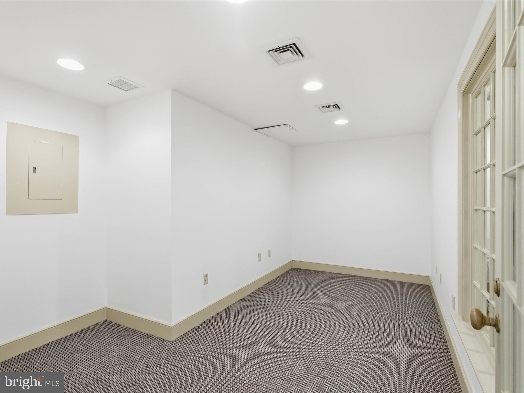 CENTRAL BUSINESS DISTRICT - Commercial Sale