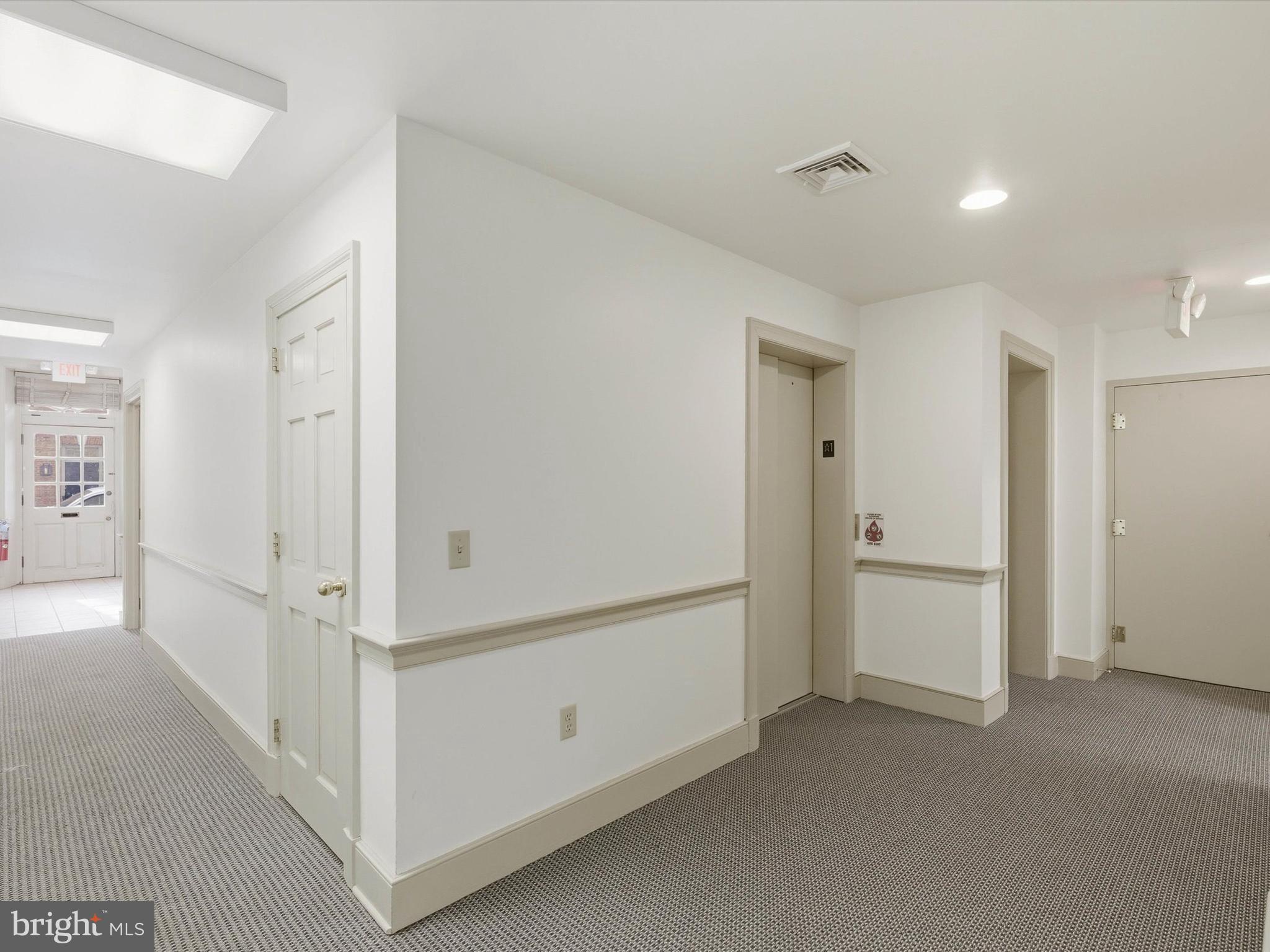 CENTRAL BUSINESS DISTRICT - Commercial Sale