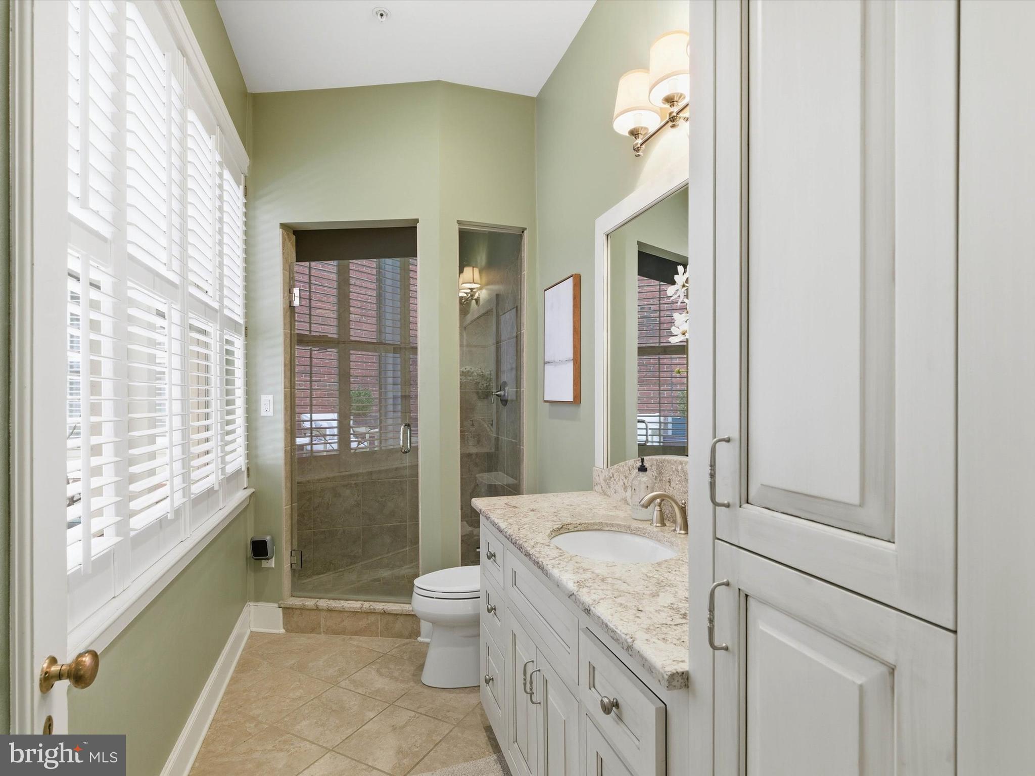 CENTRAL BUSINESS DISTRICT - Commercial Sale