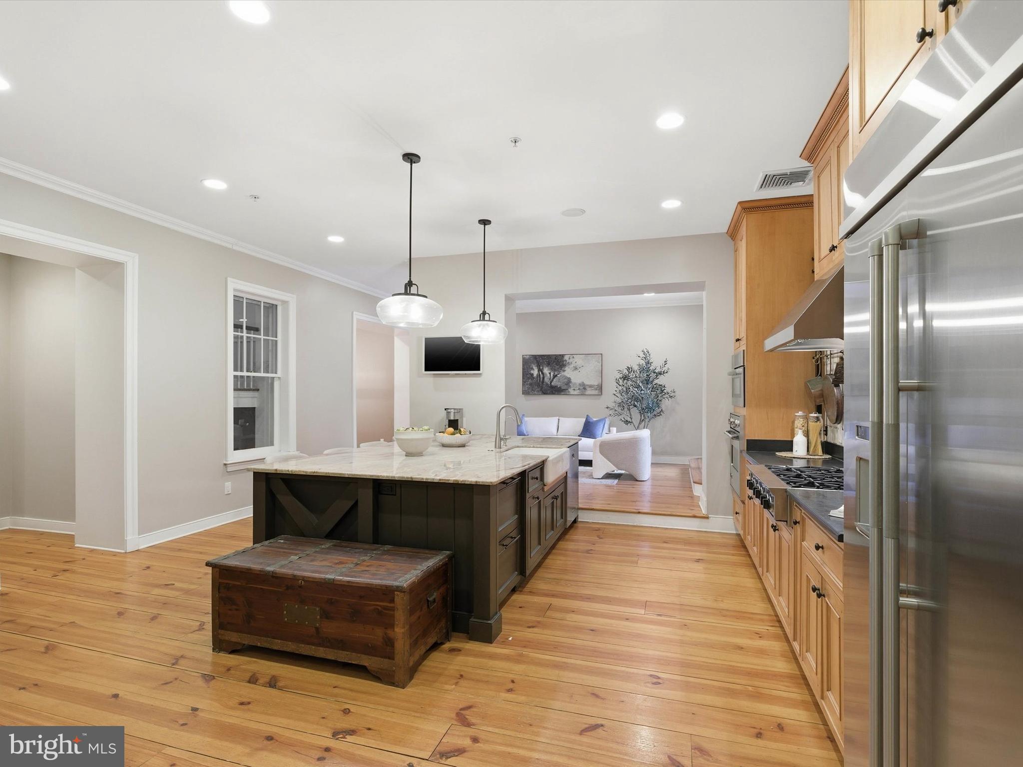 CENTRAL BUSINESS DISTRICT - Commercial Sale