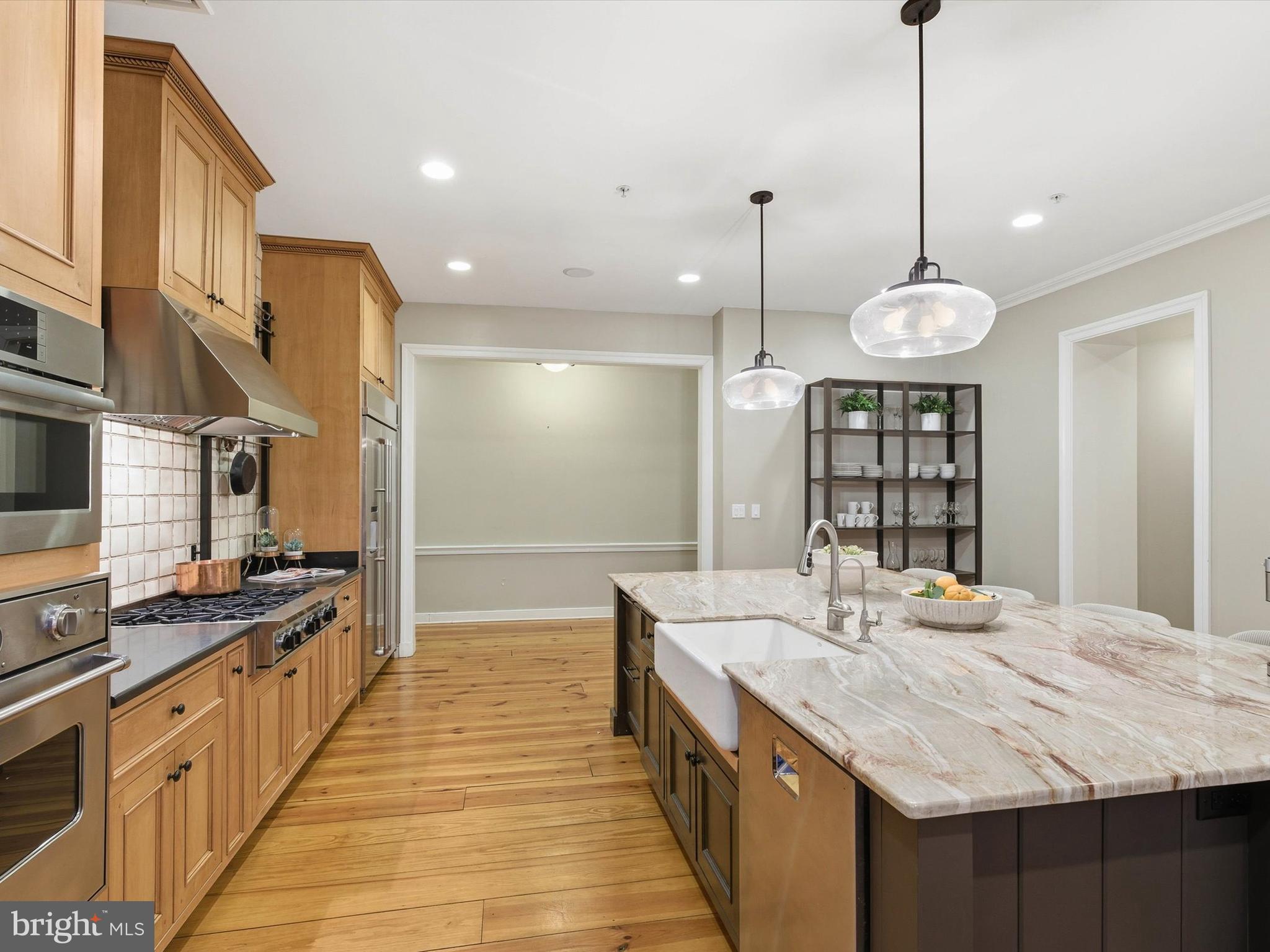 CENTRAL BUSINESS DISTRICT - Commercial Sale