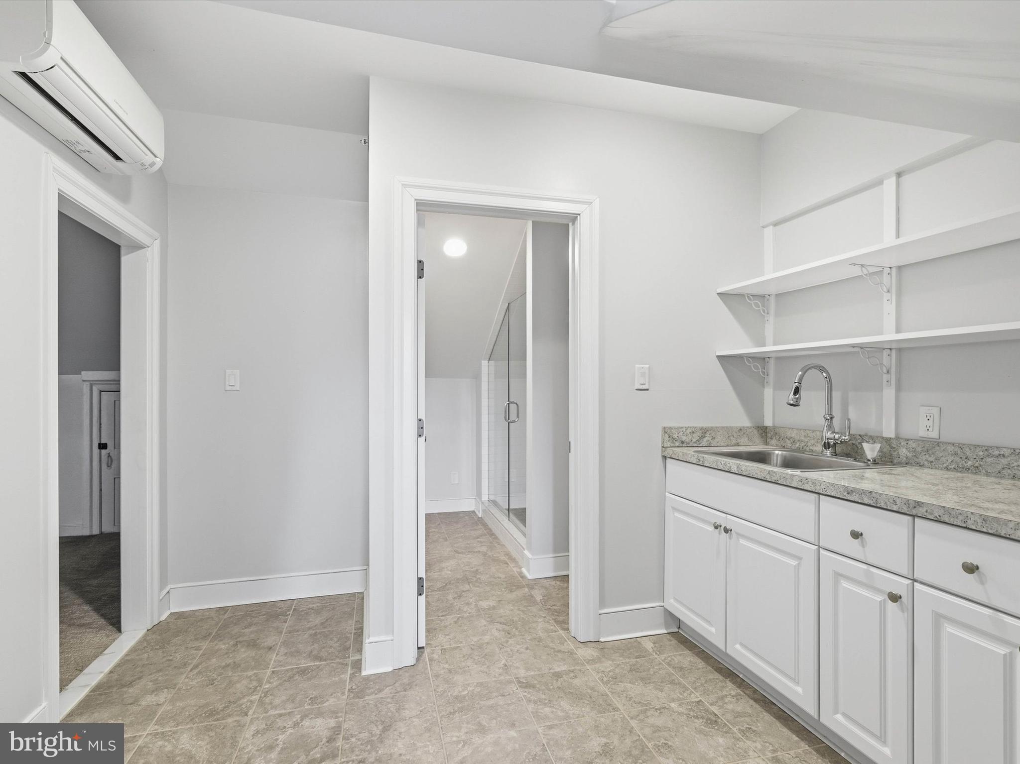 CENTRAL BUSINESS DISTRICT - Commercial Sale