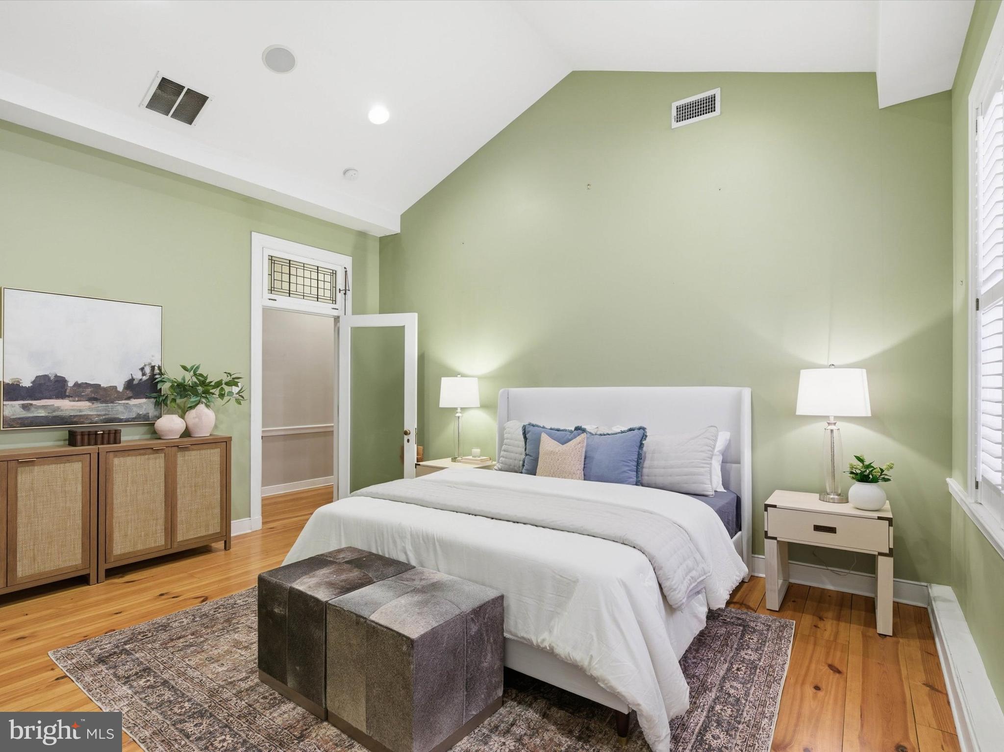 CENTRAL BUSINESS DISTRICT - Commercial Sale