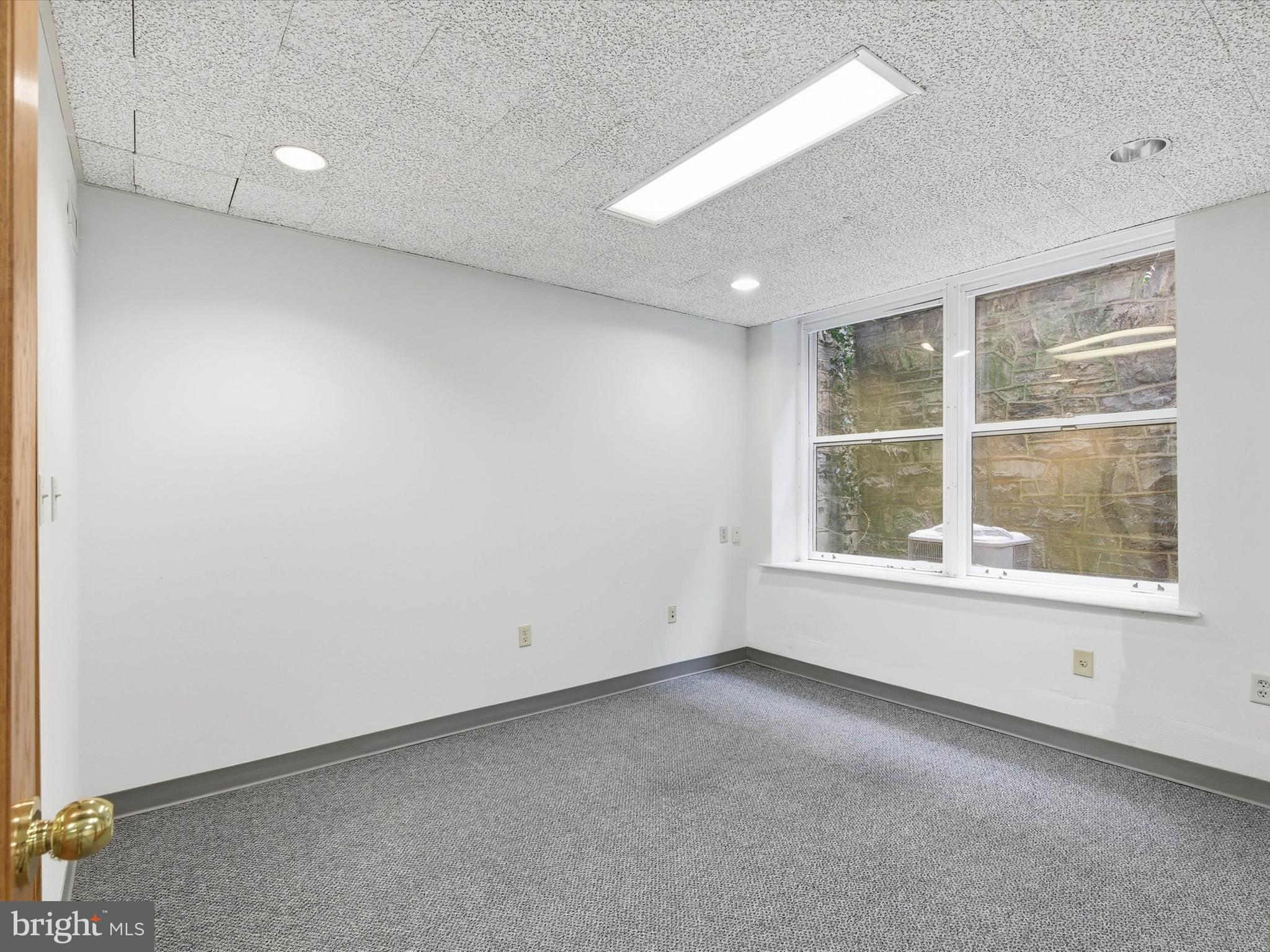 CENTRAL BUSINESS DISTRICT - Commercial Sale