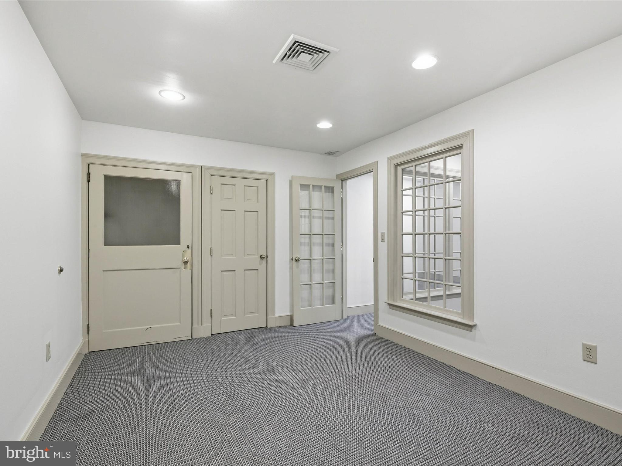 CENTRAL BUSINESS DISTRICT - Commercial Sale