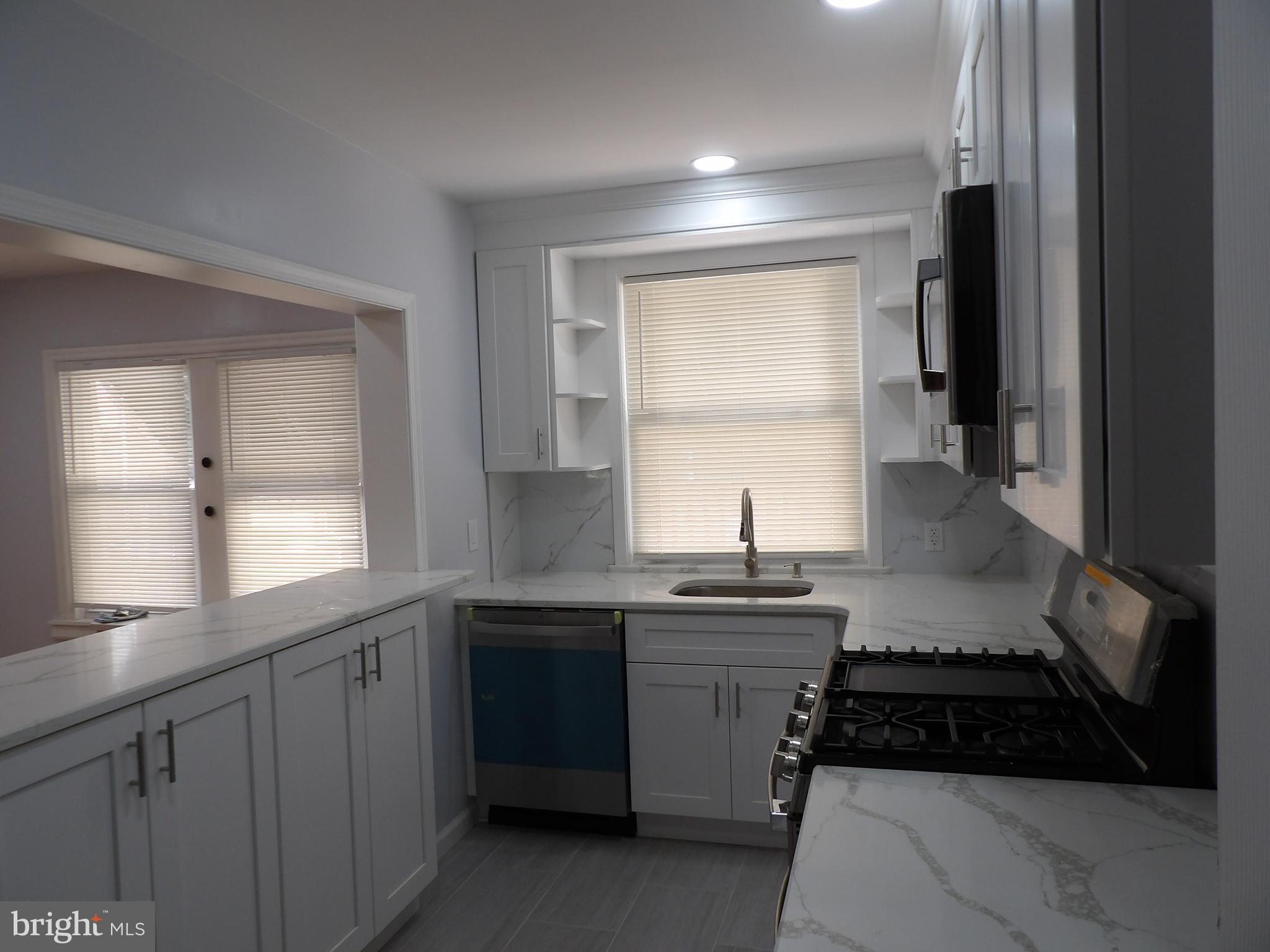 OXFORD CIRCLE - Residential