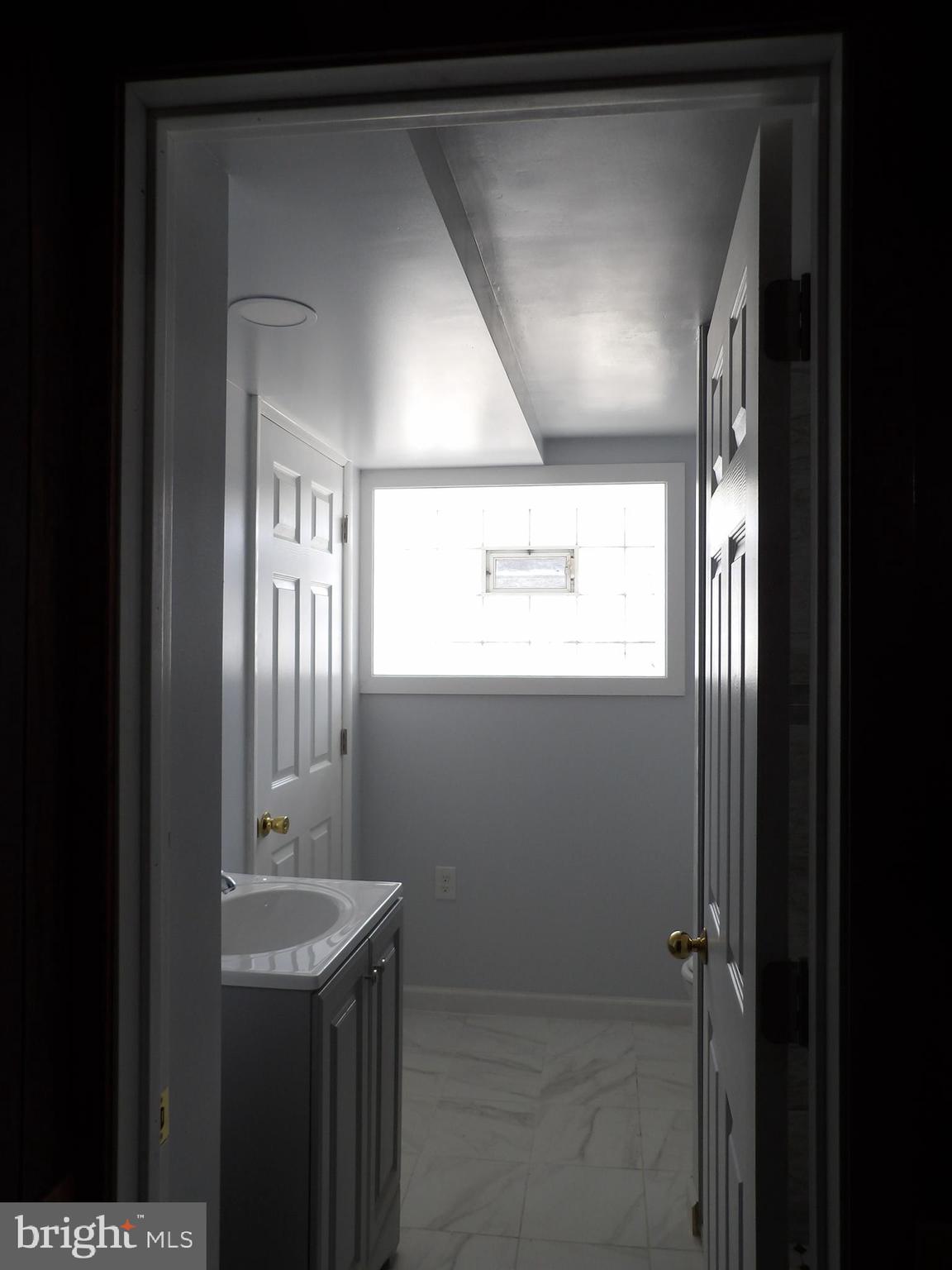 OXFORD CIRCLE - Residential