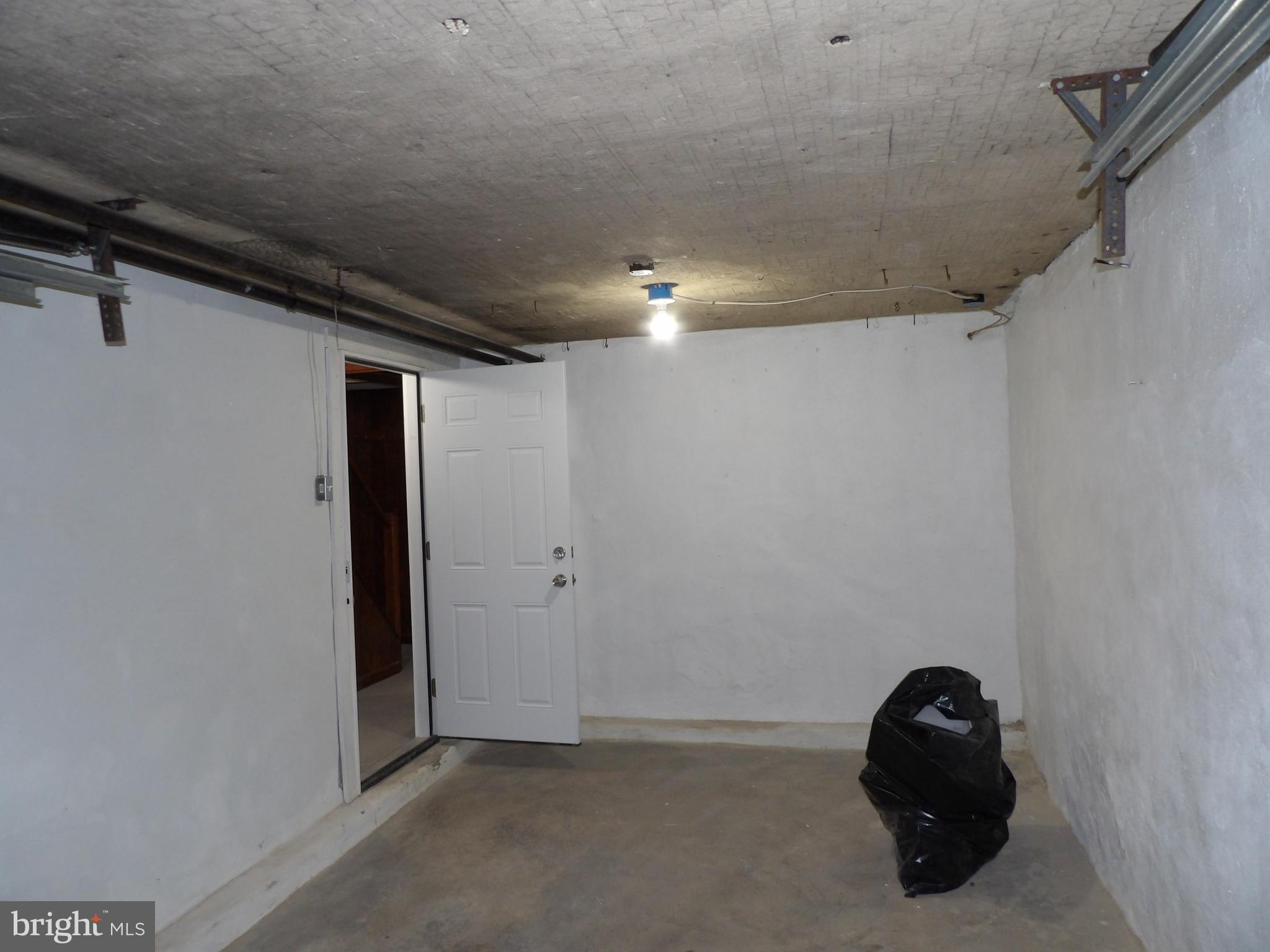 OXFORD CIRCLE - Residential