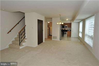 MOSBY WOODS TOWNHOUSE - Residential Lease