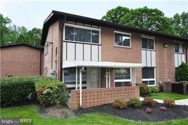 MOSBY WOODS TOWNHOUSE - Residential Lease