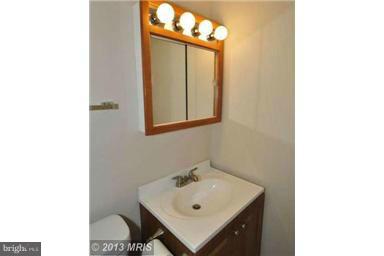 MOSBY WOODS TOWNHOUSE - Residential Lease