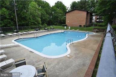 MOSBY WOODS TOWNHOUSE - Residential Lease